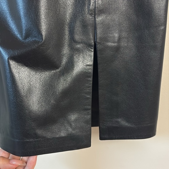 BNWOT Danier Black Leather mini Skirt size 2 - Picture 3 of 6